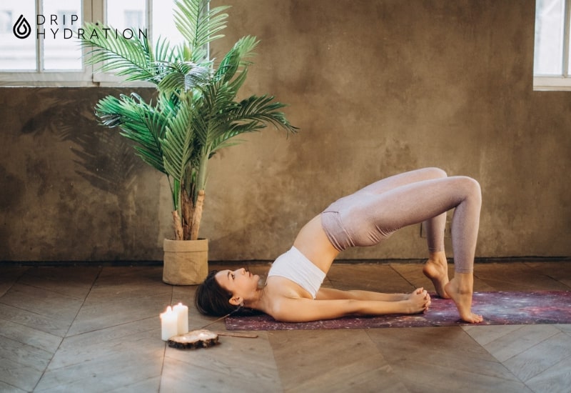 Động tác cây cầu xuất hiện rất phổ biến trong các buổi tập yoga sau sinh