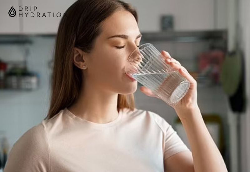 Uống đủ nước là cách đánh bại cảm giác thèm ăn