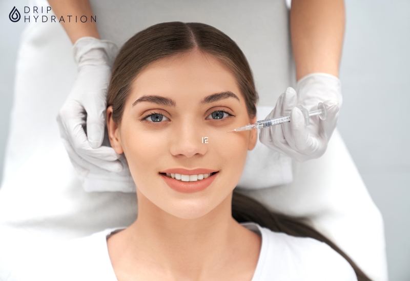 Tiêm filler hốc mắt là thủ thuật thẩm mỹ phổ biến để cải thiện vùng da lão hoá ở mắt