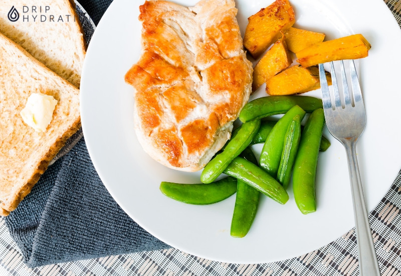 Thực đơn Eat Clean tăng cơ giảm mỡ phải đảm bảo bổ sung đầy đủ nhu cầu Protein và Carbohydrate
