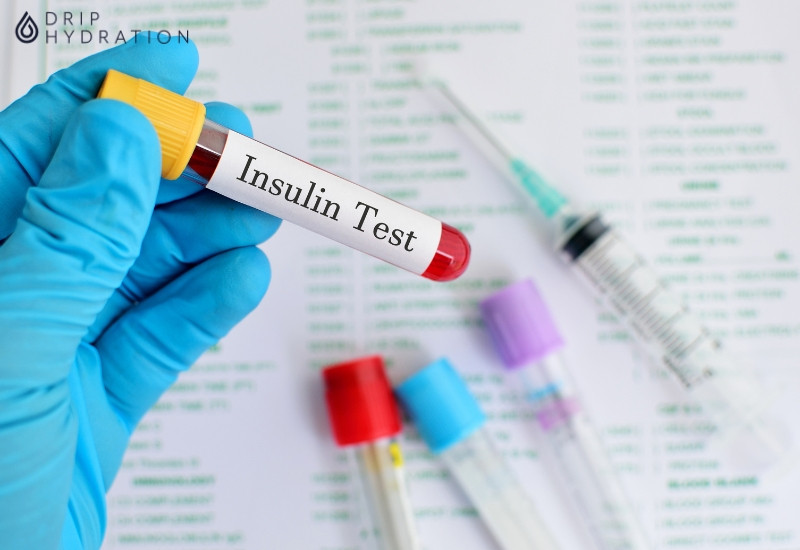 Xét nghiệm định lượng insulin trong máu thường được thực hiện bằng xét nghiệm C-peptide