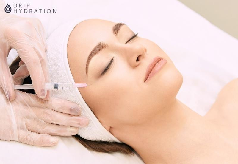 Hình 2. Tiêm Mesotherapy trị nám