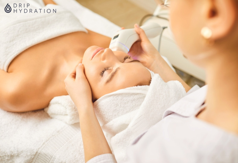 Ghé spa chăm sóc da mỗi tháng một lần để làn da được thư giãn và phục hồi