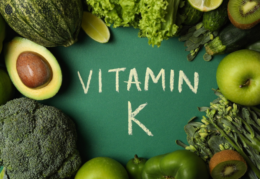 Rau lá xanh chứa rất nhiều vitamin K