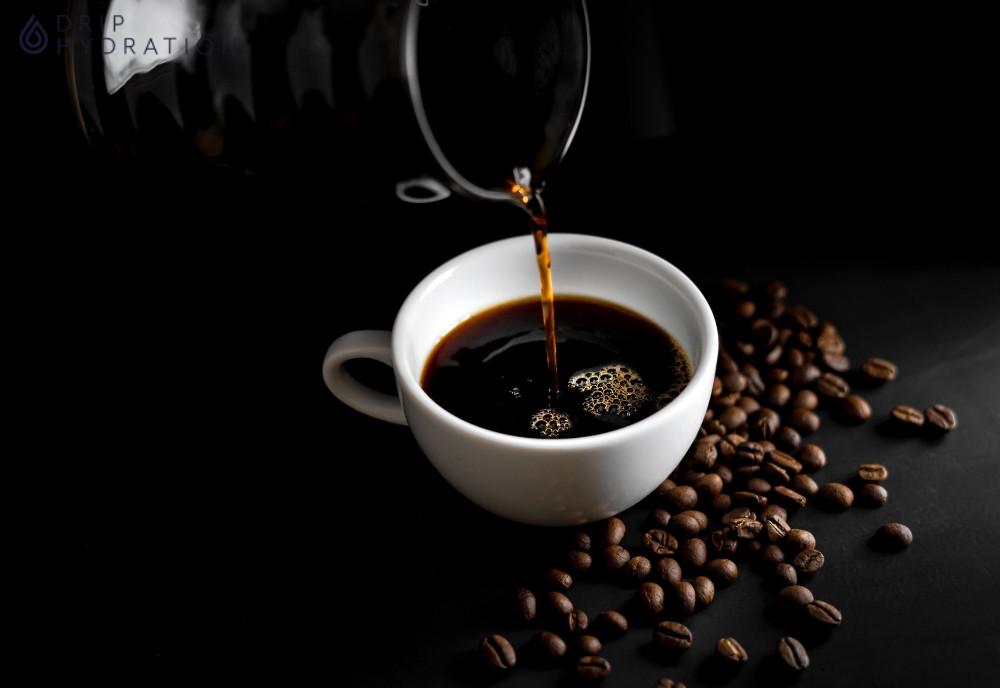 Caffeine là chất kích thích tồn tại trong cơ thể nhiều giờ gây ra khó ngủ