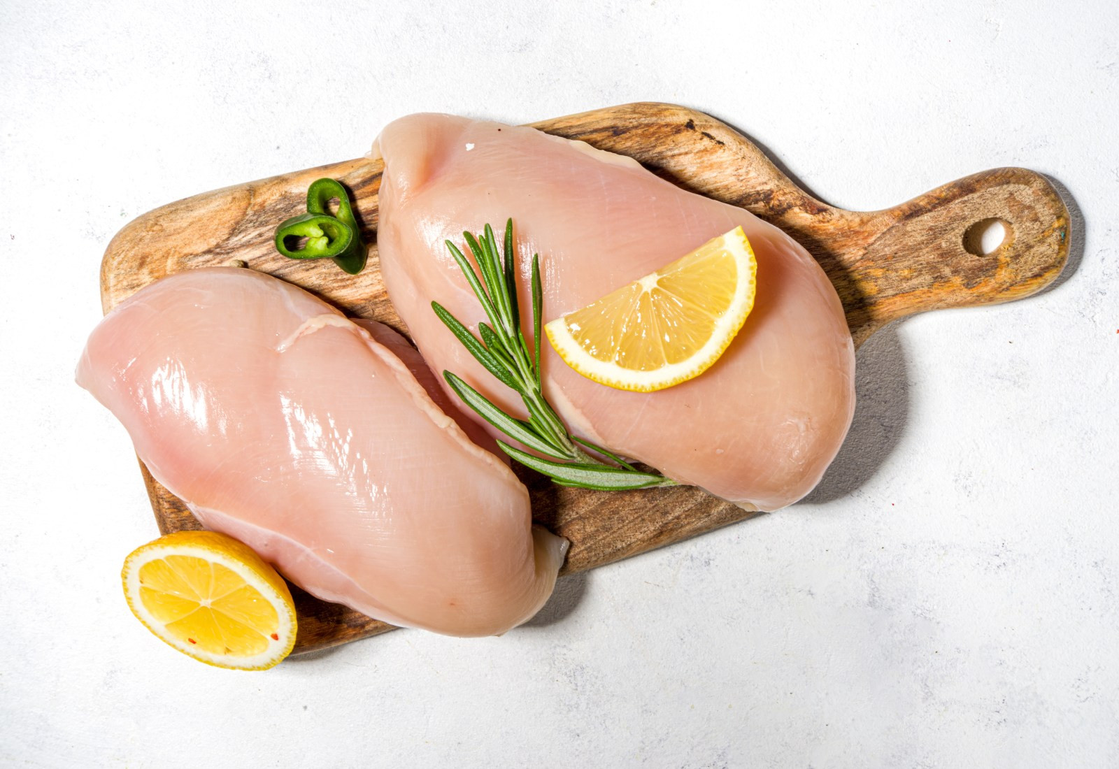 Ưu tiên lựa chọn thịt nạc gà là cách giúp bạn ăn gà rán một cách healthy cho sức khỏe hơn (nguồn: Internet)