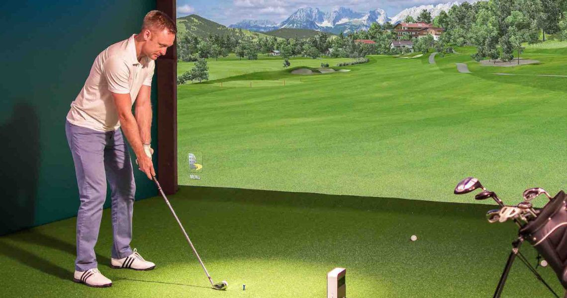 Chơi golf trong nhà có dễ bị chấn thương không?