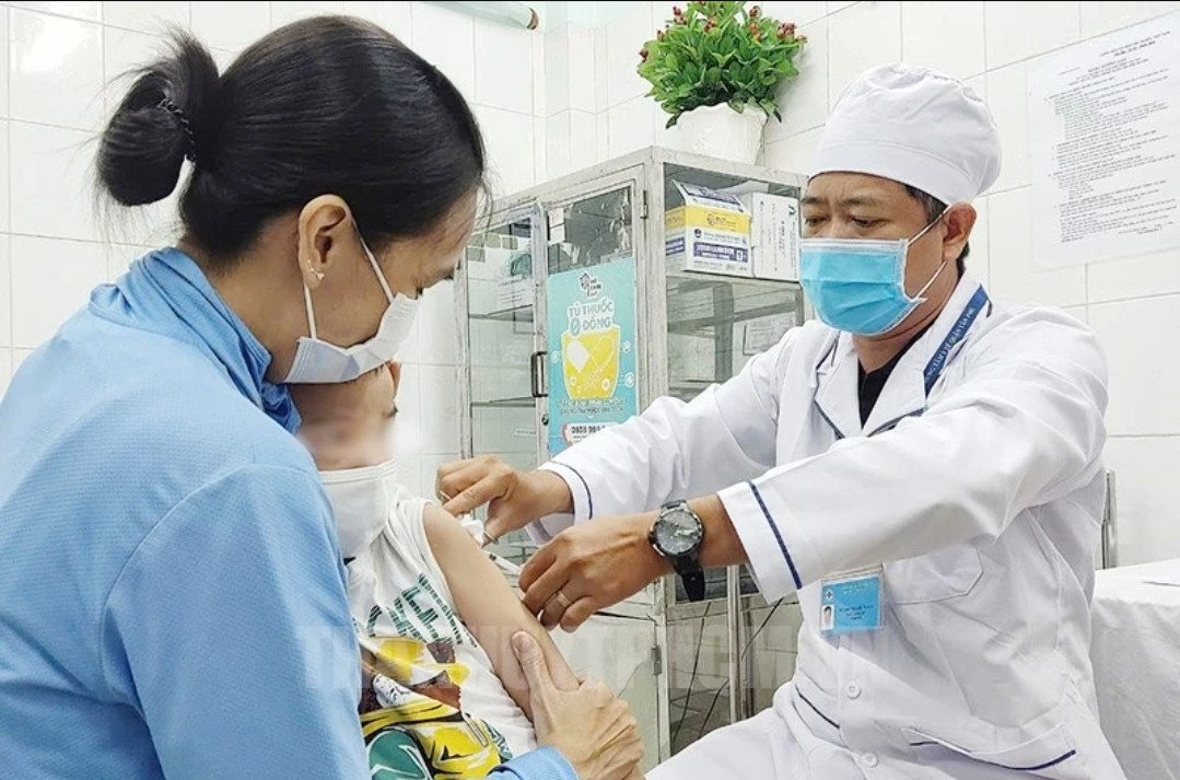 Trẻ dưới 9 tháng tuổi chiếm 27% ca mắc, Bộ Y tế lên kế hoạch tiêm vaccine sởi mở rộng