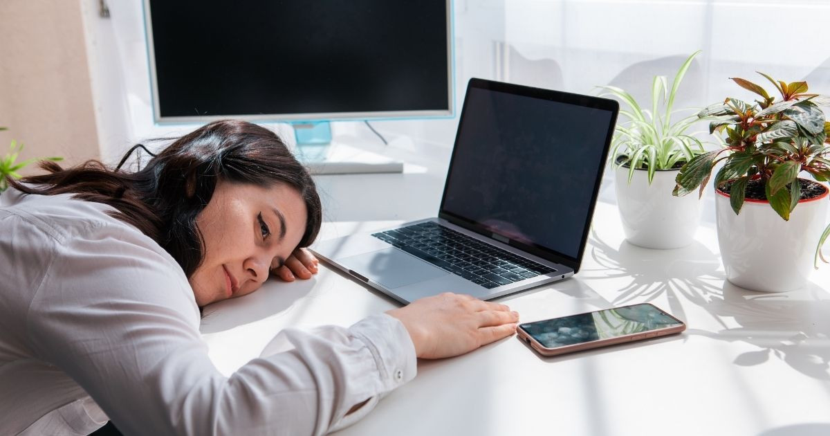Trạng thái burn out là gì? Làm thế nào để phục hồi toàn diện