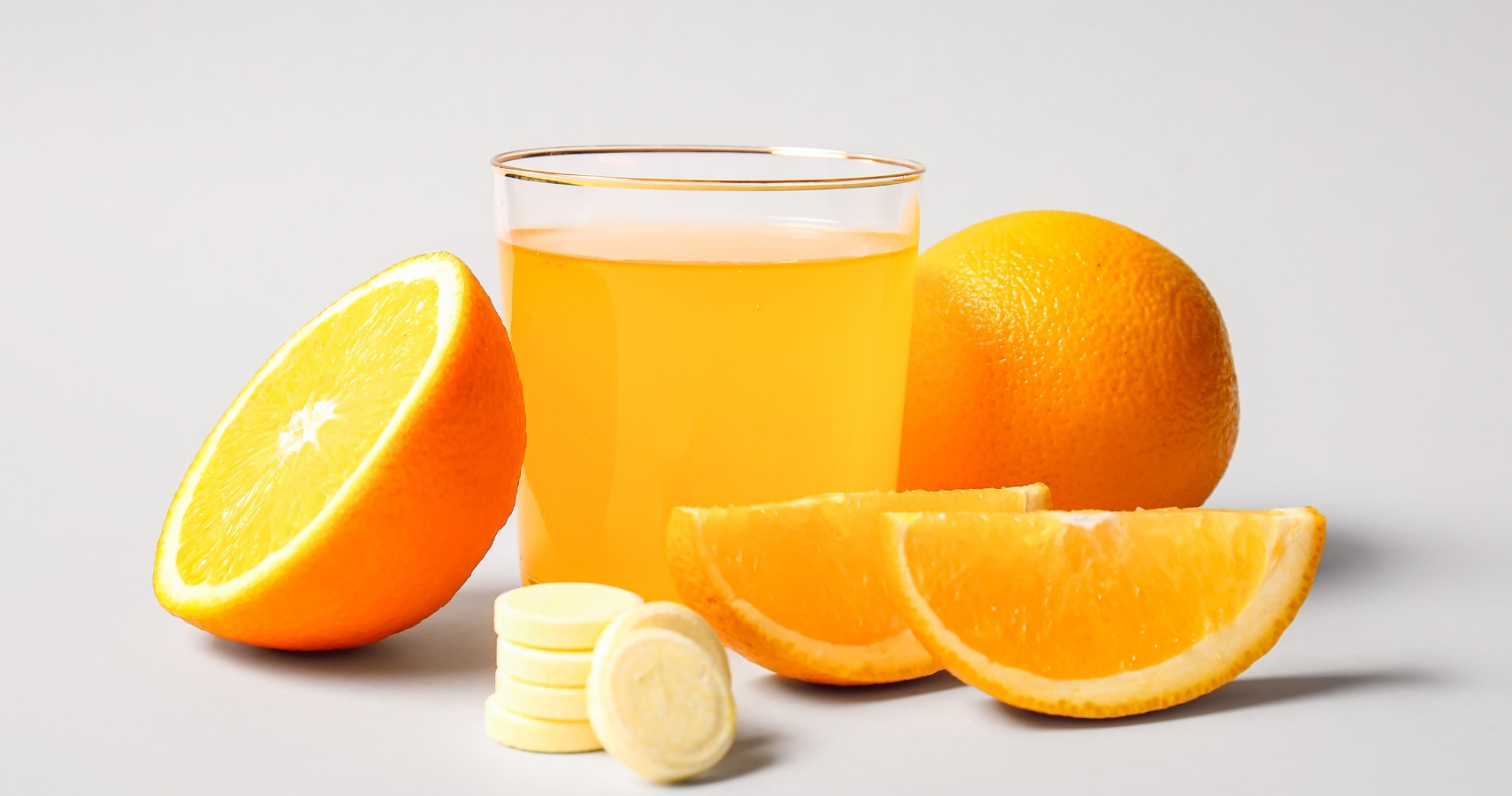 1 quả cam có bao nhiêu g vitamin C?