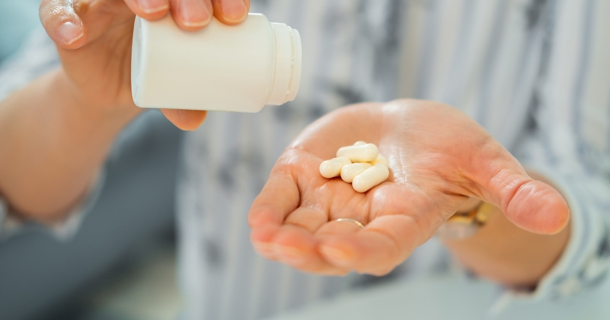 Uống thuốc ngủ có sao không? Nguy cơ quá liều và khuyến cáo y khoa mới nhất