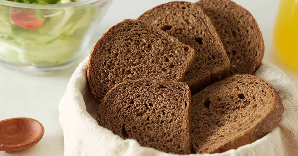 Bánh mì nguyên cám calo bao nhiêu? Ăn thế nào để không lo tăng cân