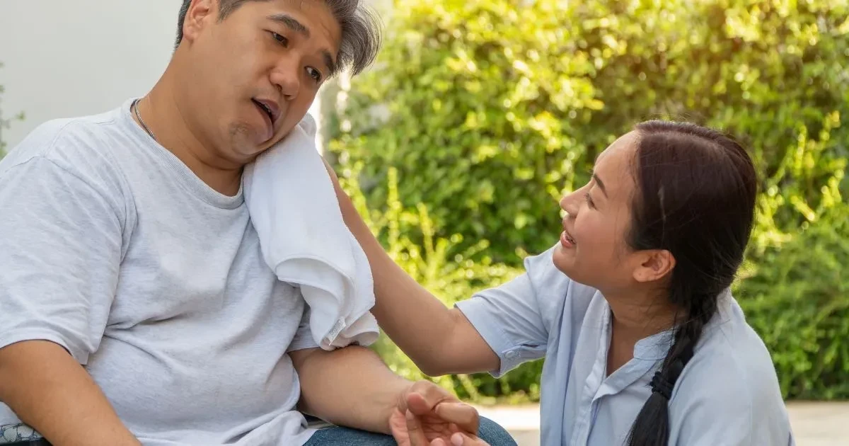 Xử trí ngay tai biến méo miệng - Dấu hiệu đột quỵ cực nguy hiểm