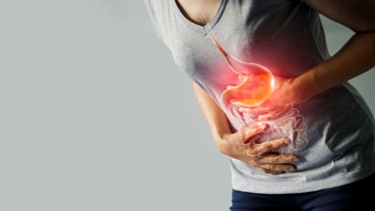 Uống kháng sinh bị đau dạ dày phải làm sao? Nguyên nhân & cách xử lý